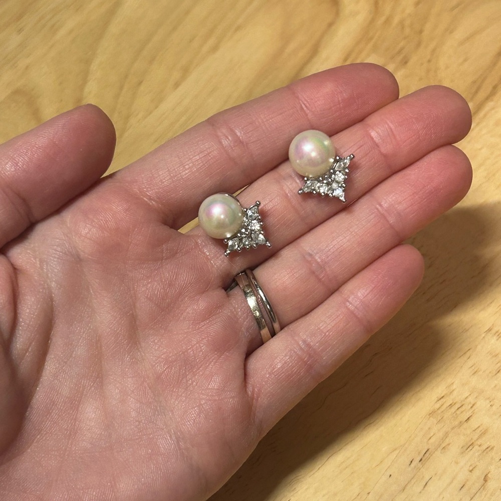 Christian Dior ✨ Silver Gold Pearly Stud Earrings Elegant Pave Crystal